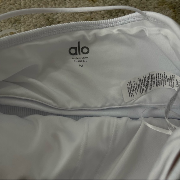 Bundle alo Goddess Ribbed Bandeau Top + Goddess Ribbed Cross Crop Top - Picture 6 of 16